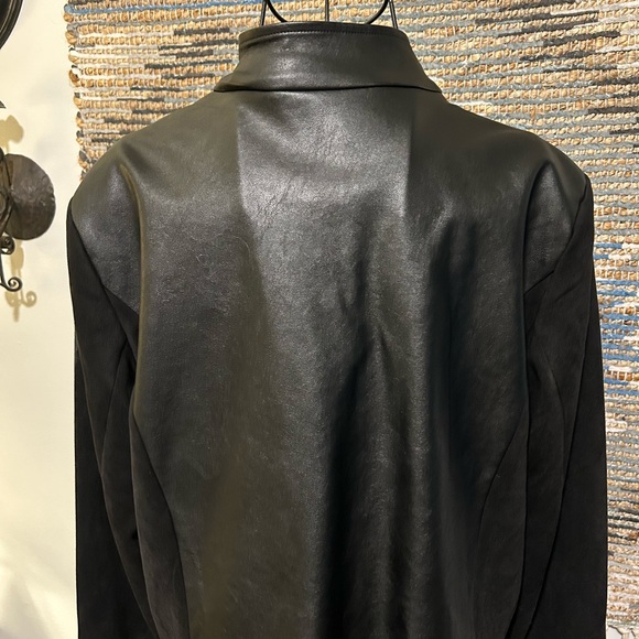 Belle by Kim Gravel Women's Black Leather Jacket - Picture 7 of 12